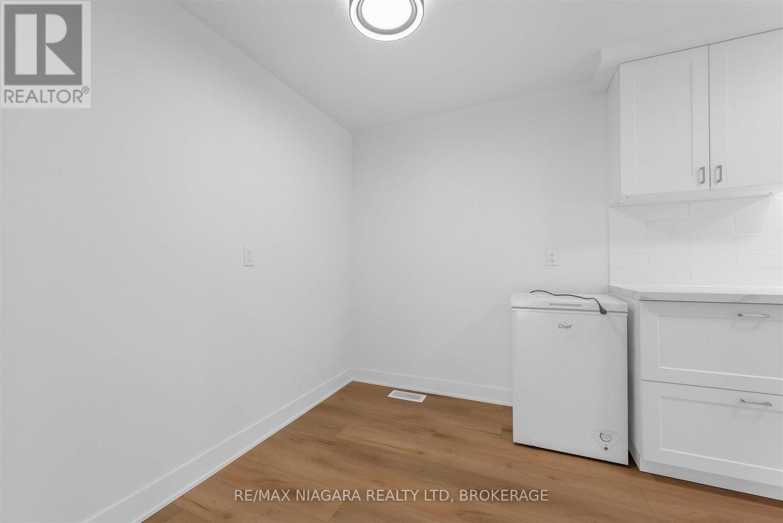2 BALDWIN CRESCENT - 12