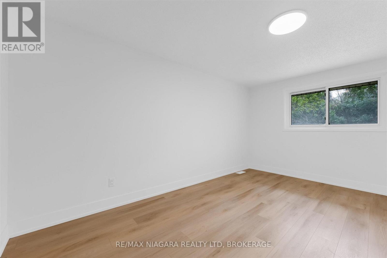 2 BALDWIN CRESCENT - 16