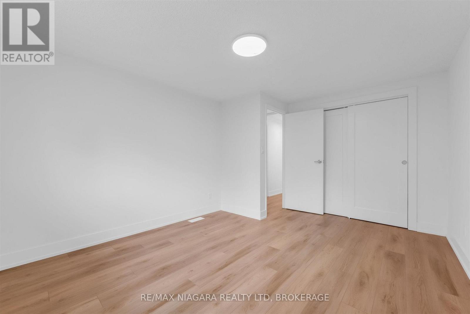2 BALDWIN CRESCENT - 17
