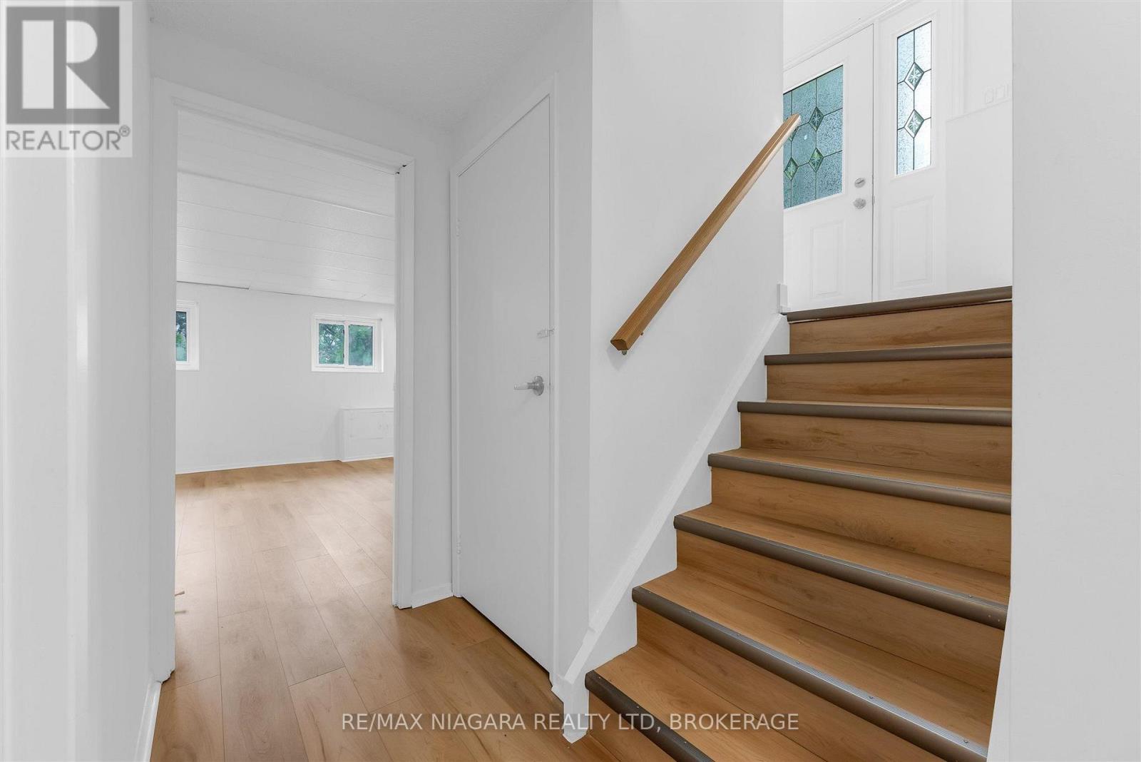 2 BALDWIN CRESCENT - 18