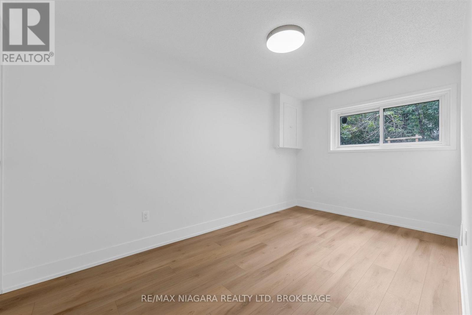 2 BALDWIN CRESCENT - 26
