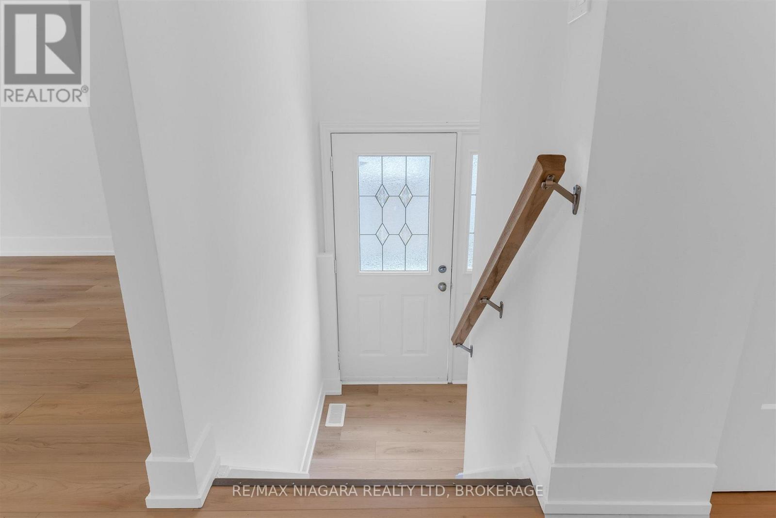 2 BALDWIN CRESCENT - 4