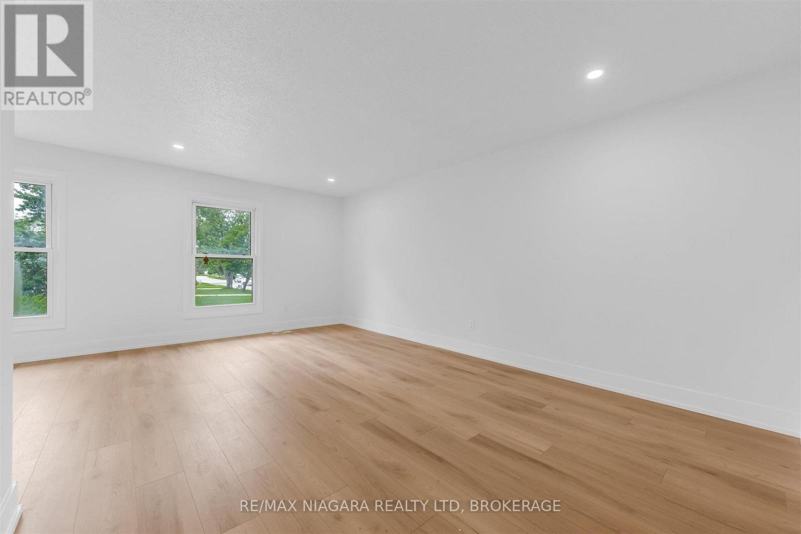 2 BALDWIN CRESCENT - 5