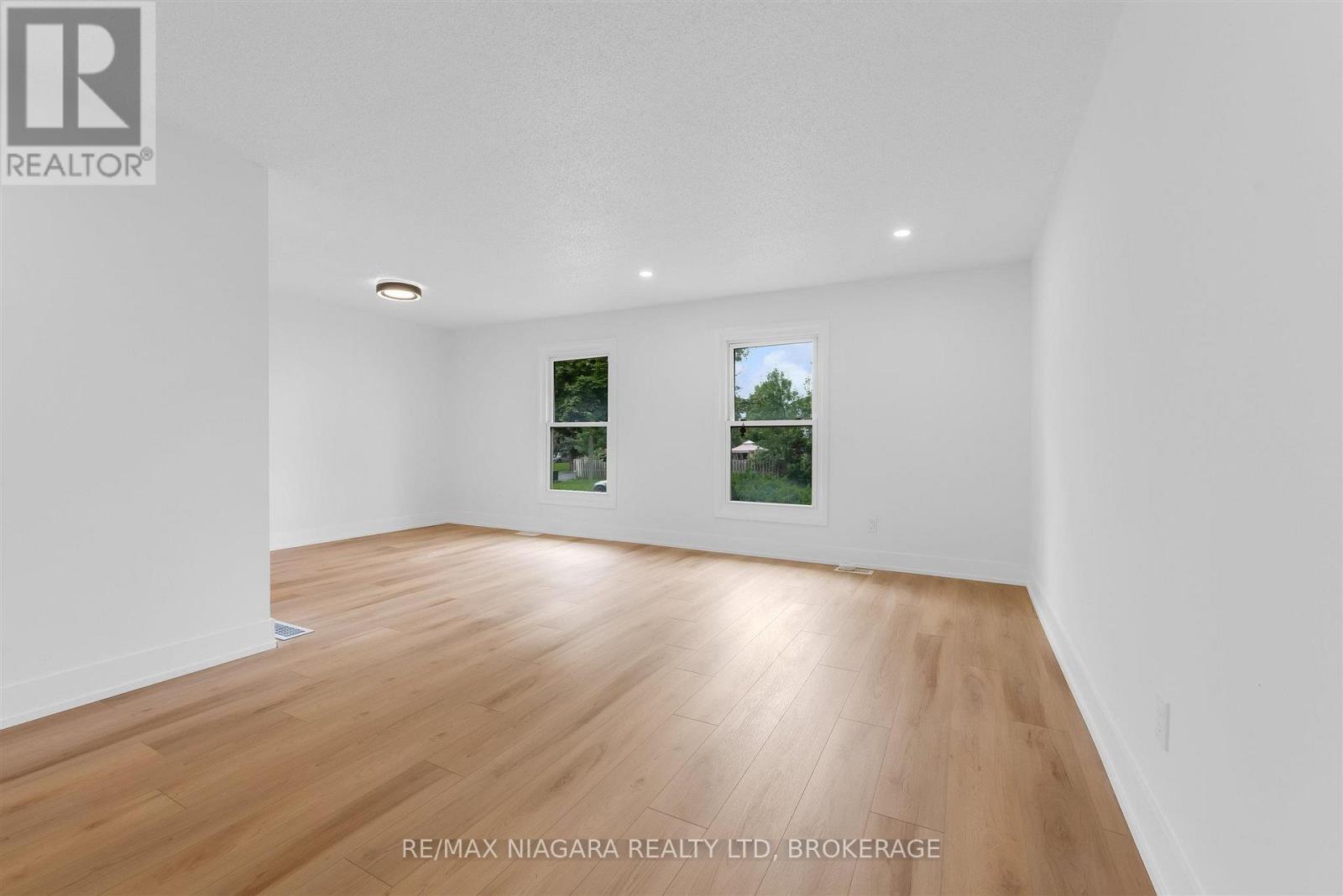 2 BALDWIN CRESCENT - 6