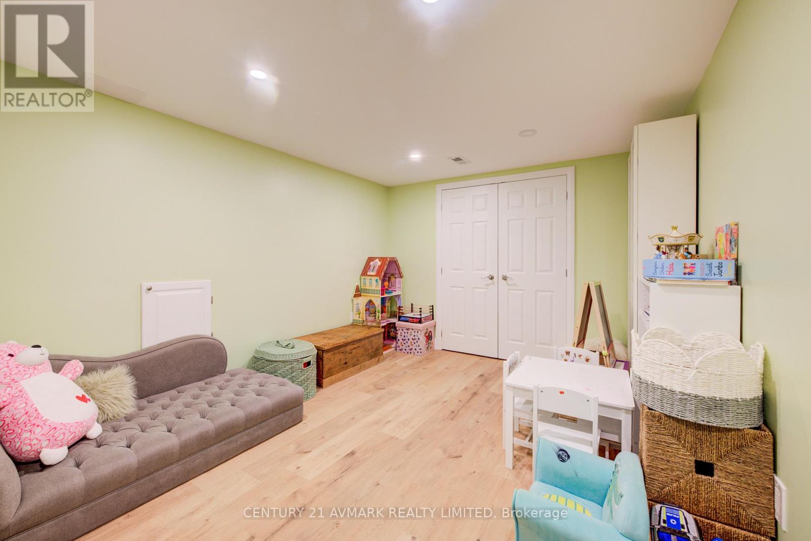 163 LAKESHORE ROAD - Image 24