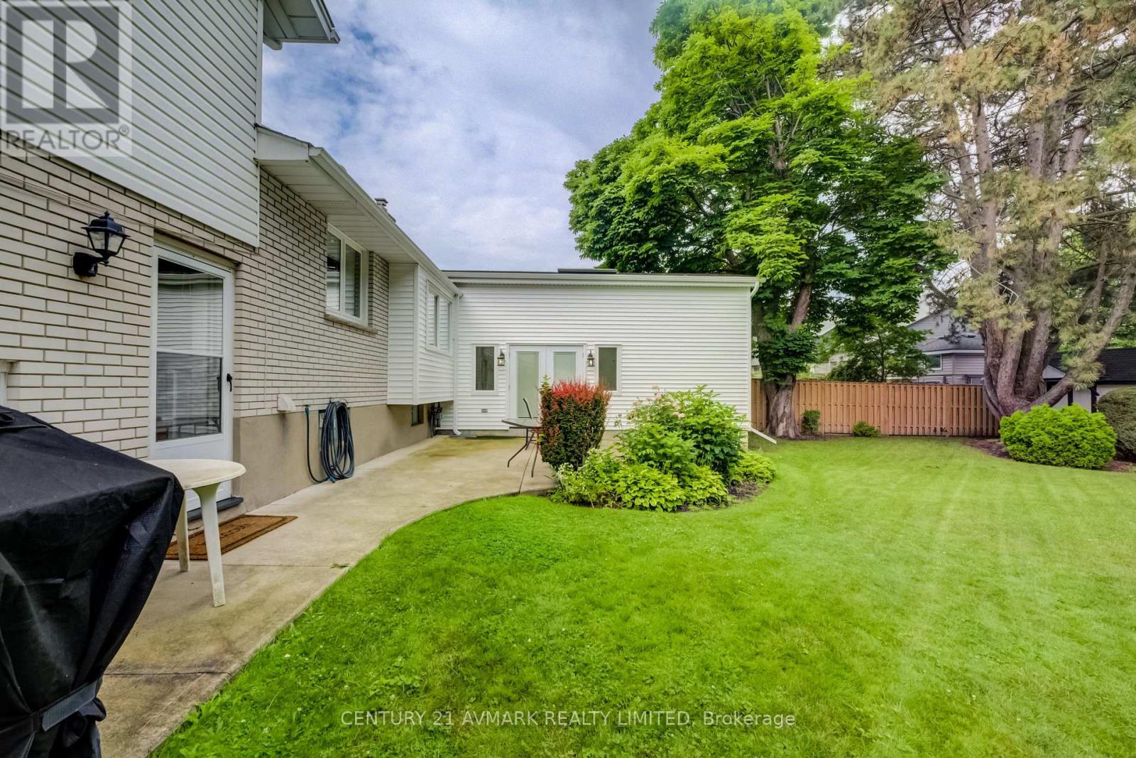 163 LAKESHORE ROAD - Image 29