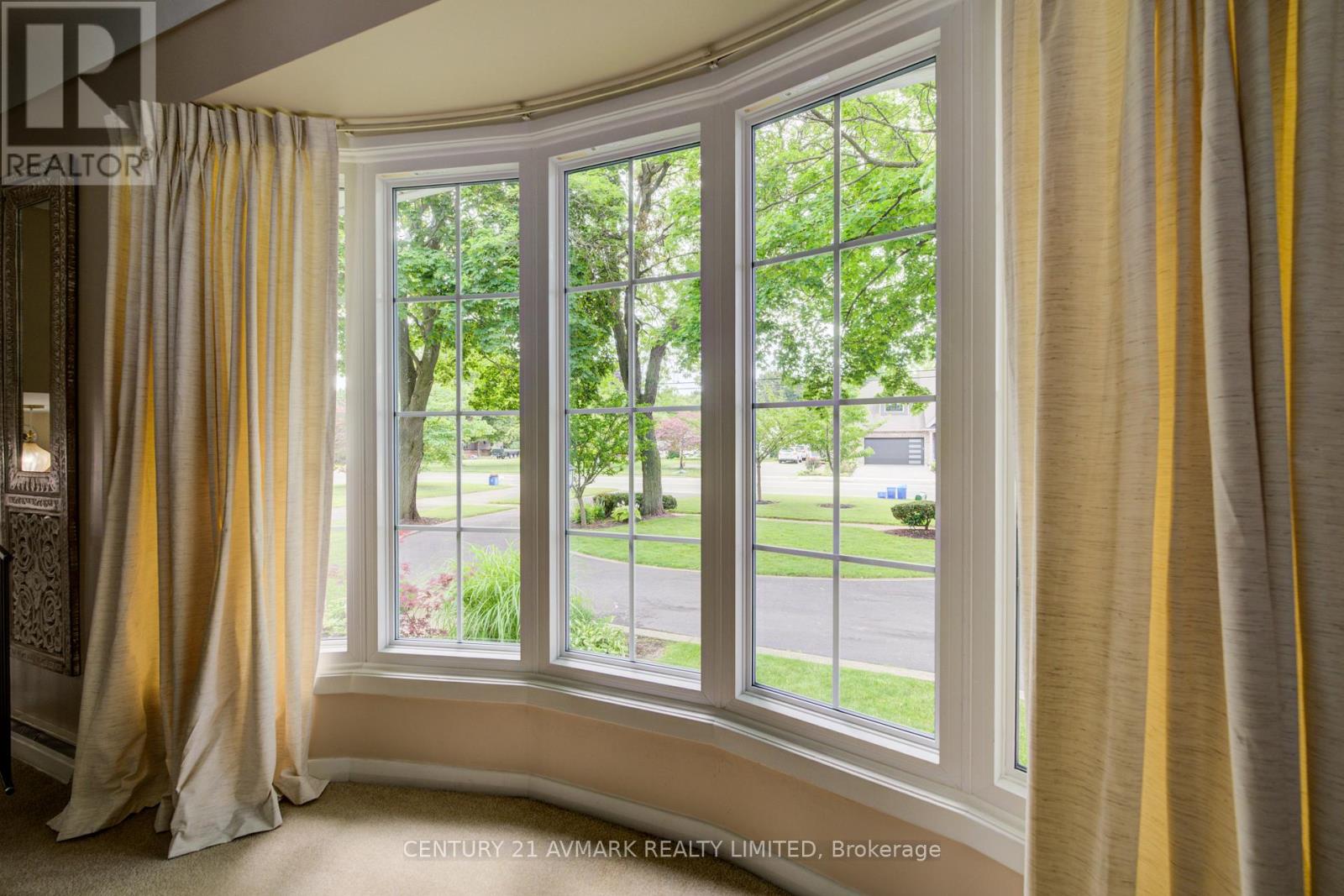 163 LAKESHORE ROAD - Image 8