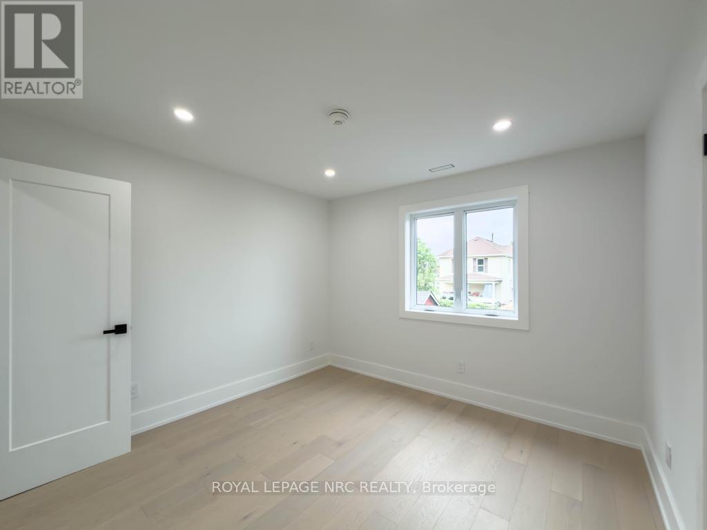 4392 ONTARIO STREET - 32