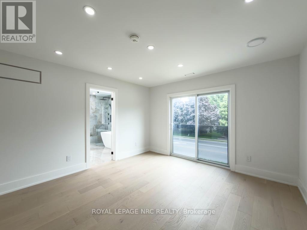 4392 ONTARIO STREET - 36