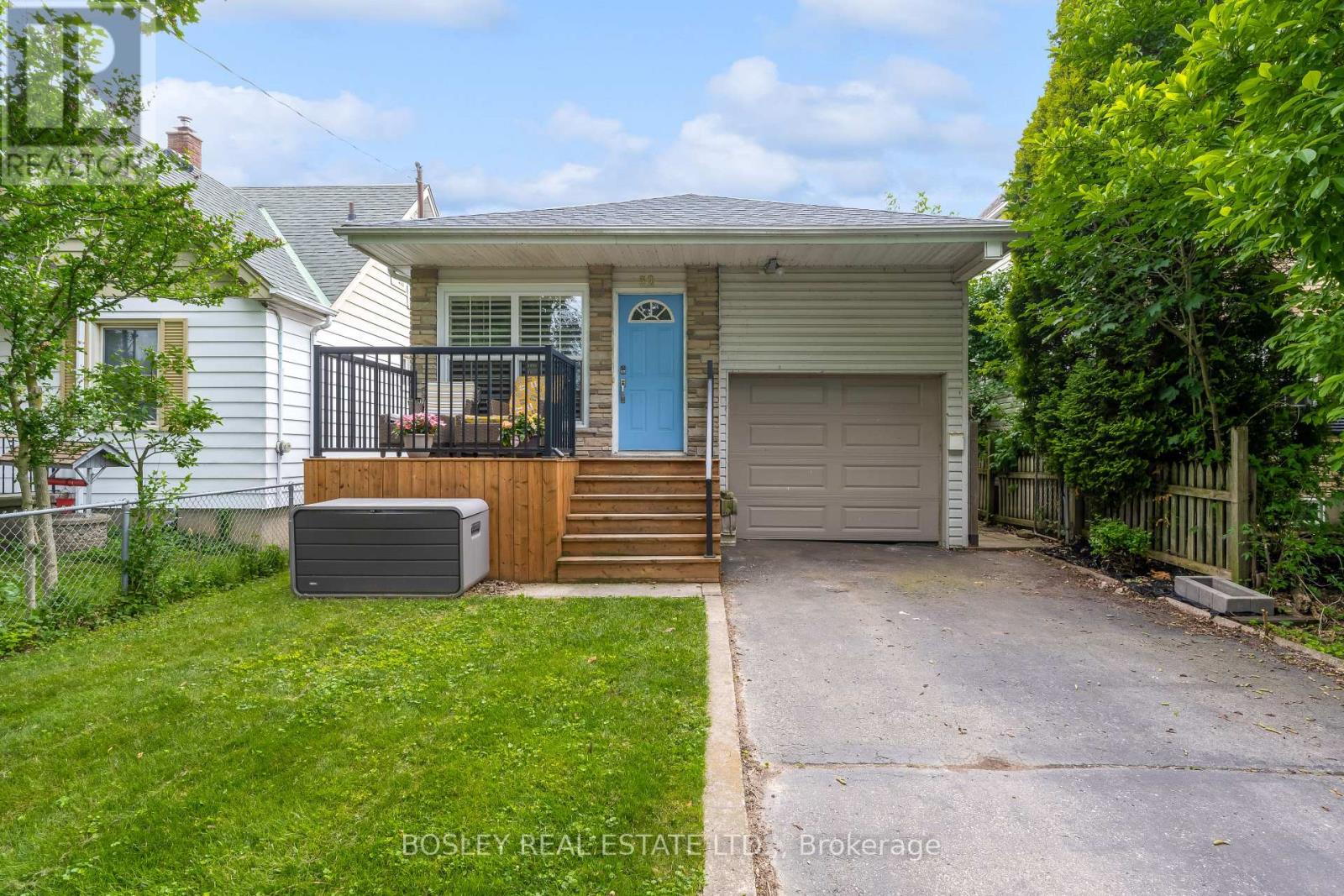 32 GRANDVIEW DRIVE - 1