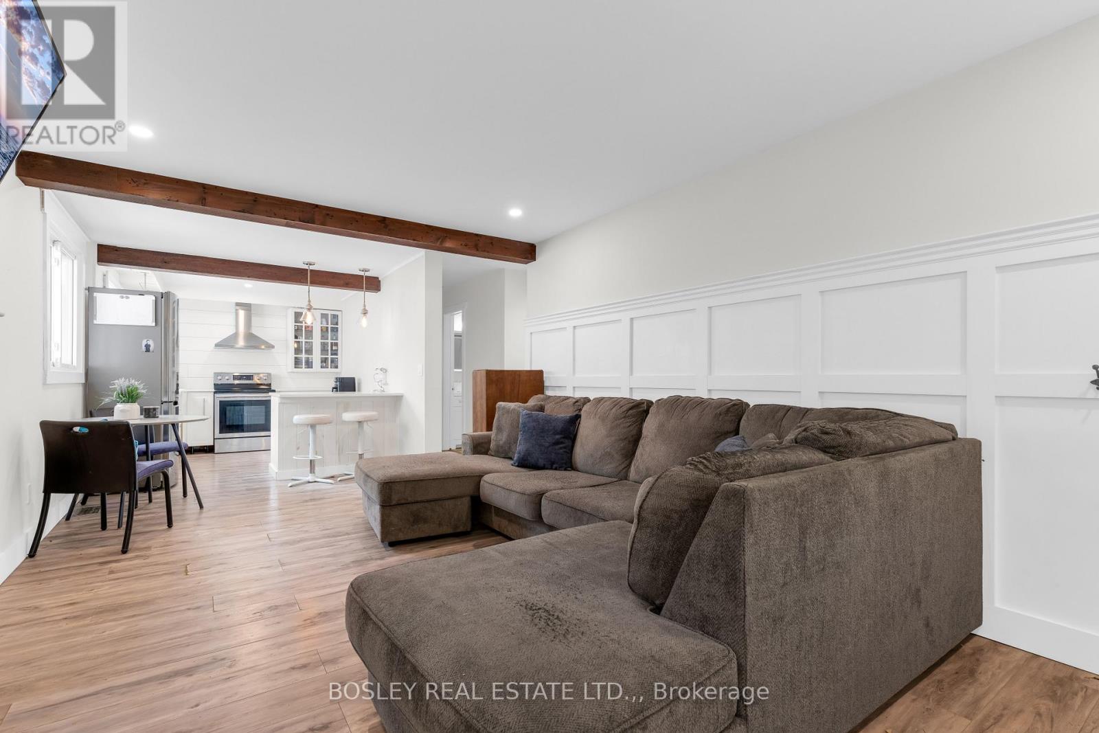 32 GRANDVIEW DRIVE - 2