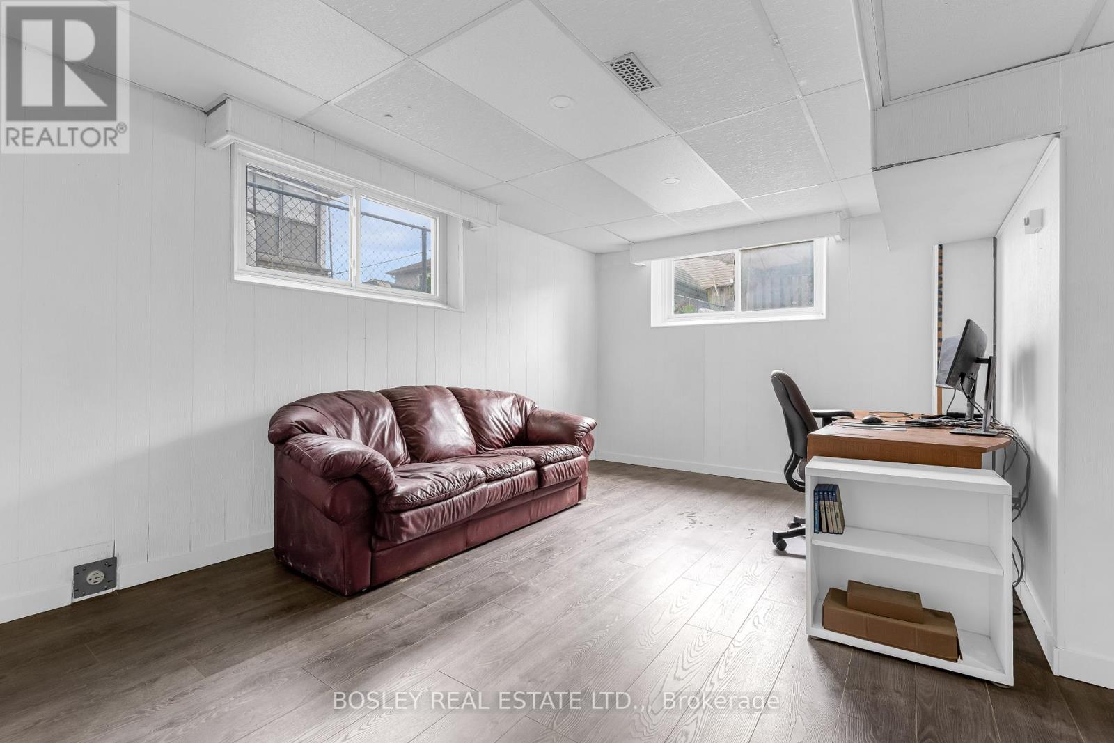 32 GRANDVIEW DRIVE - 21