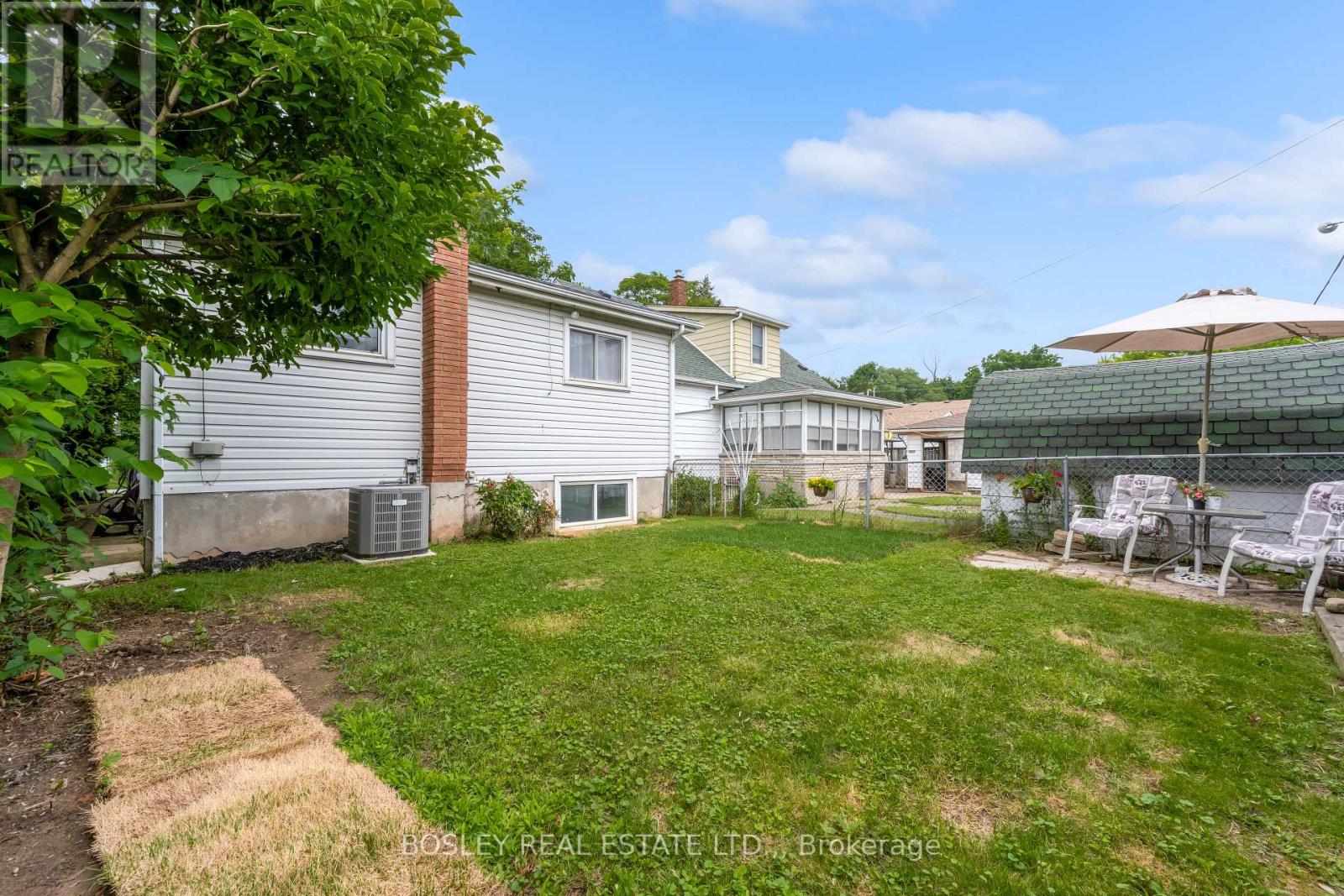 32 GRANDVIEW DRIVE - 26