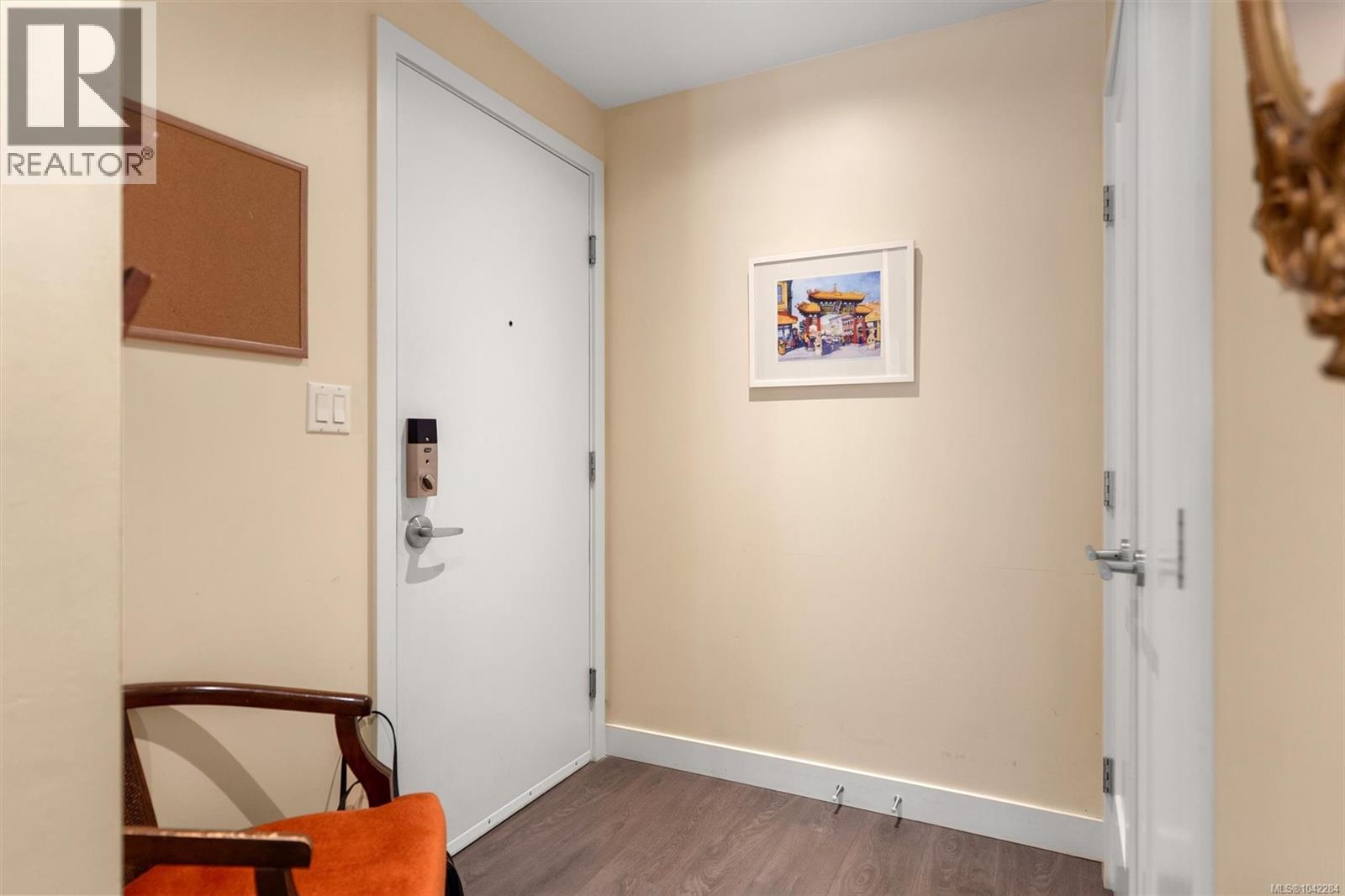 #206 613 Herald St - 9