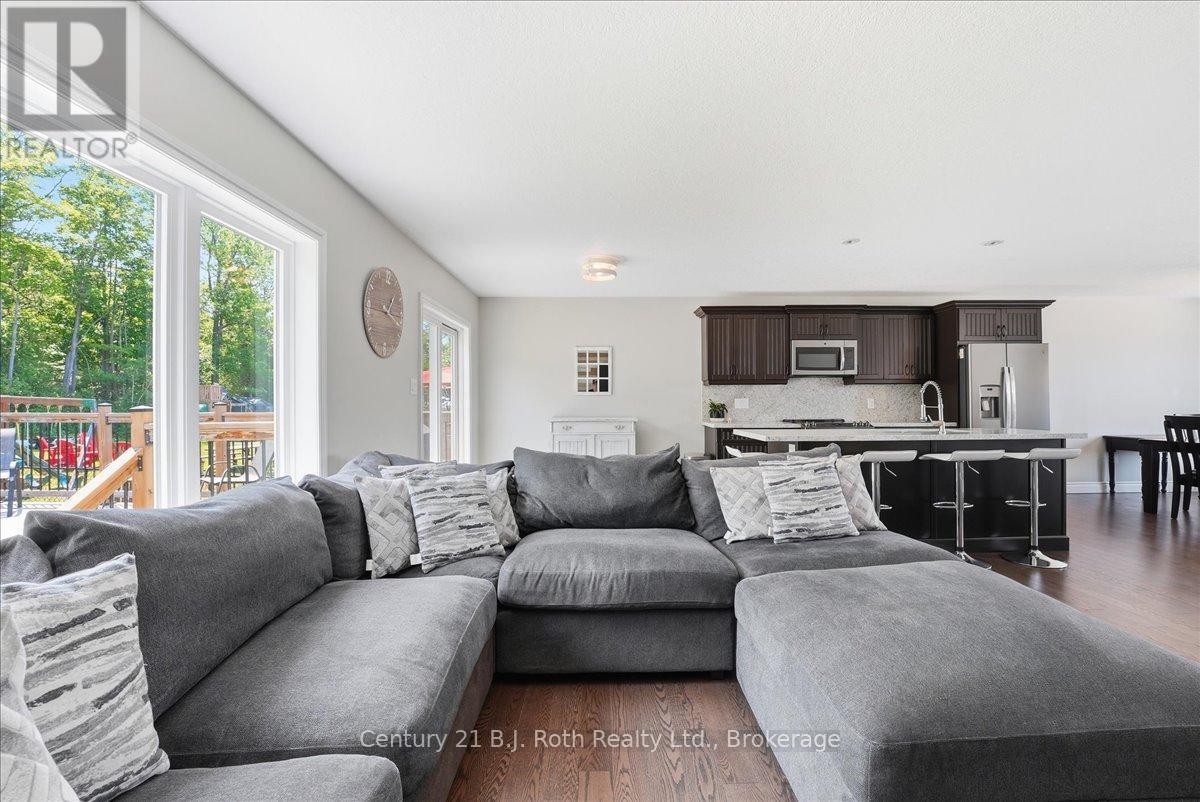 27 RALPH DALTON BOULEVARD - 14