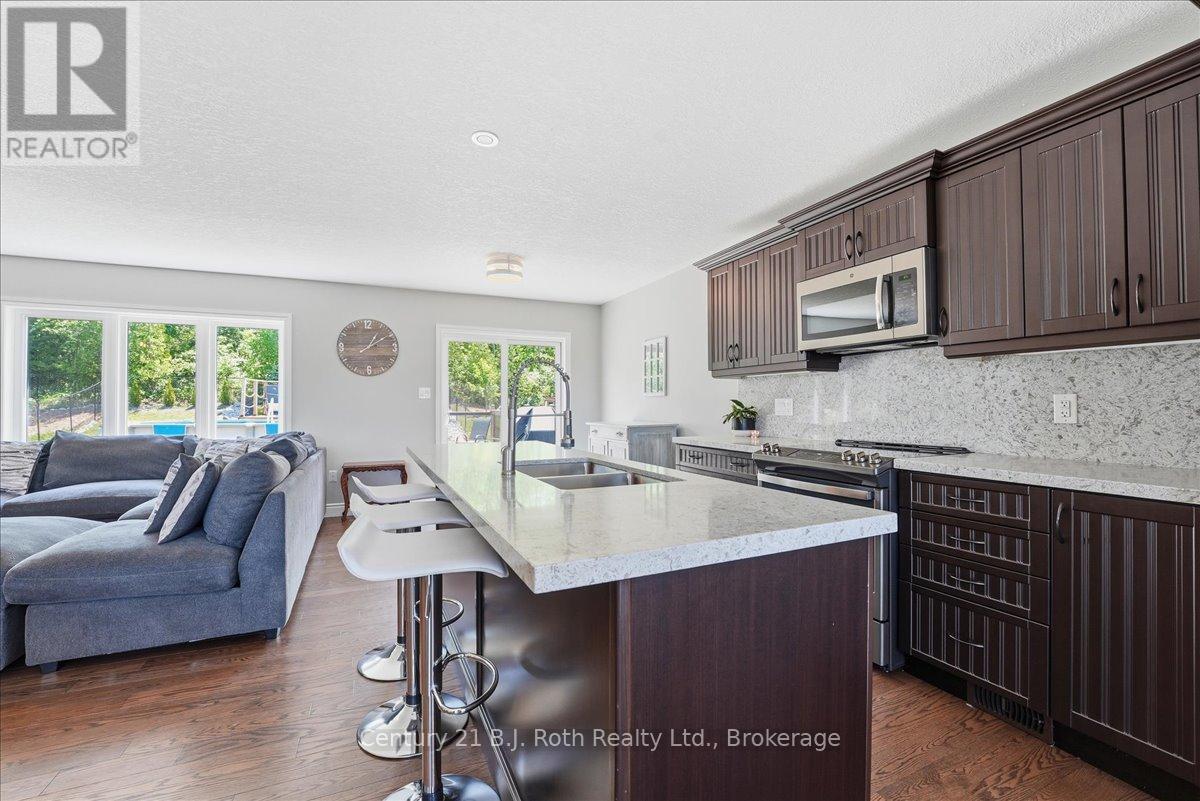 27 RALPH DALTON BOULEVARD - 18