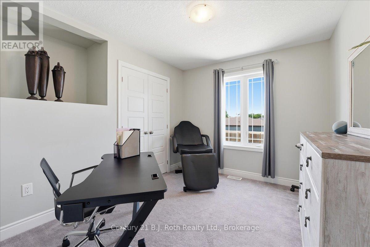 27 RALPH DALTON BOULEVARD - 27