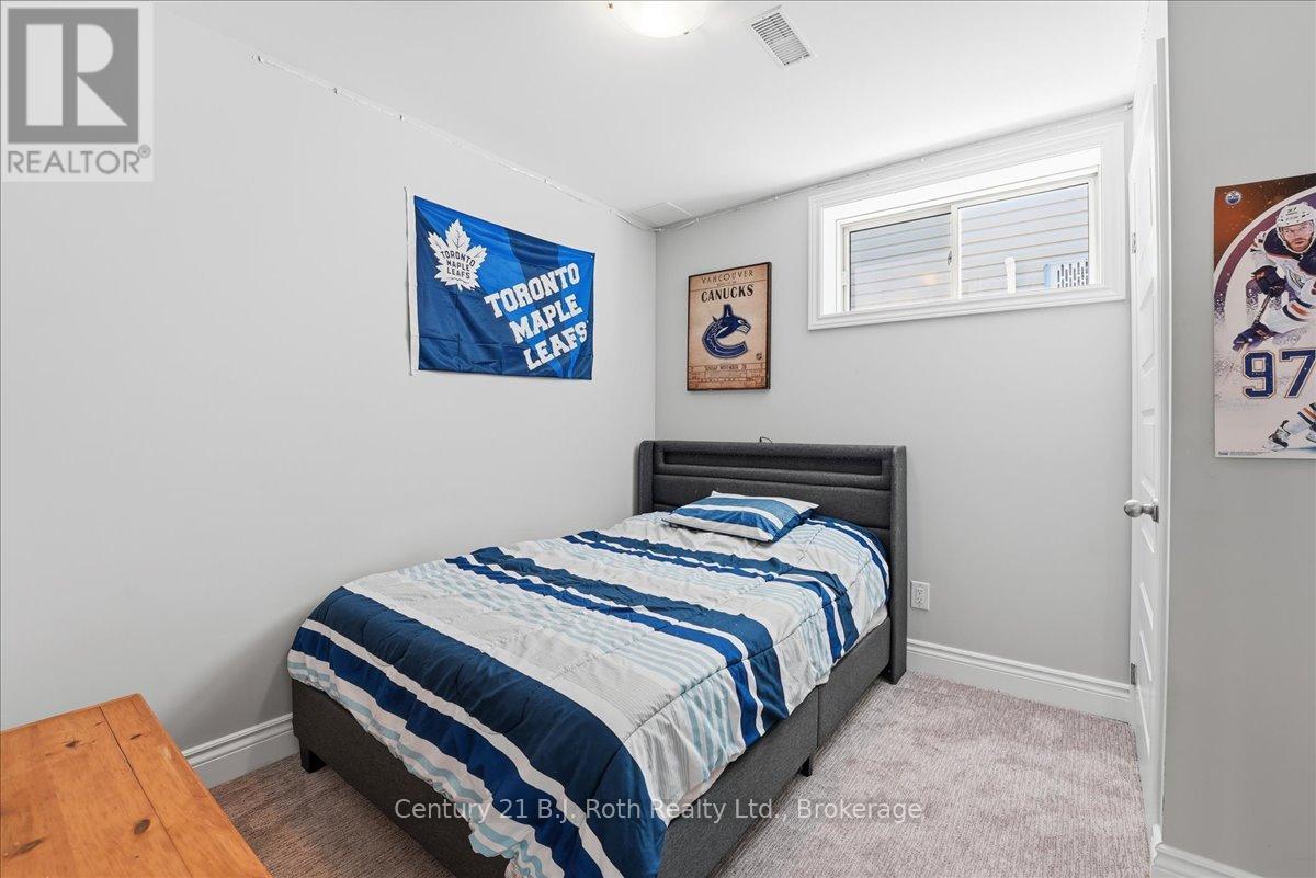 27 RALPH DALTON BOULEVARD - 31