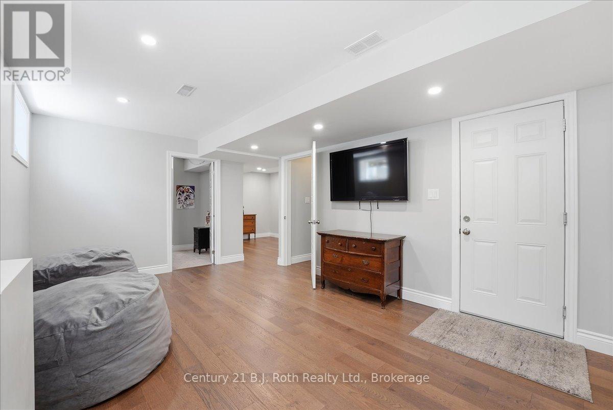27 RALPH DALTON BOULEVARD - 34