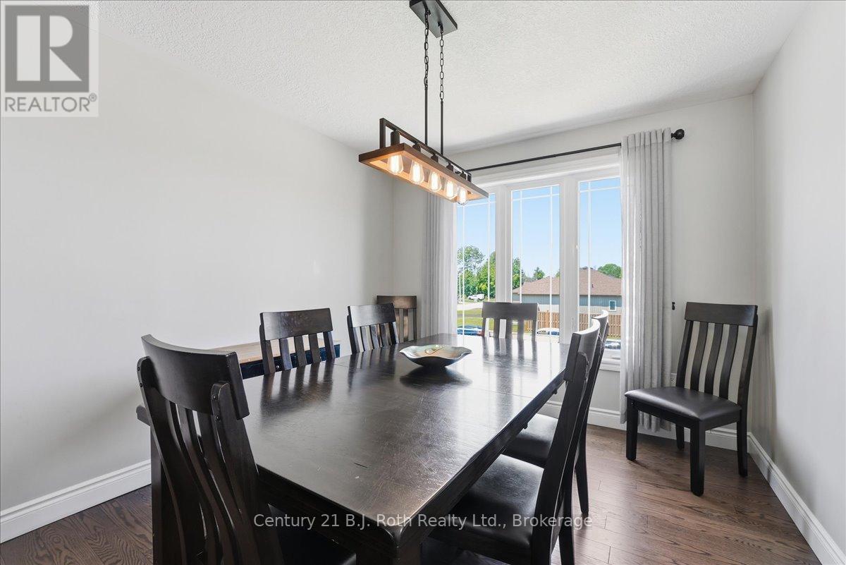 27 RALPH DALTON BOULEVARD - 6