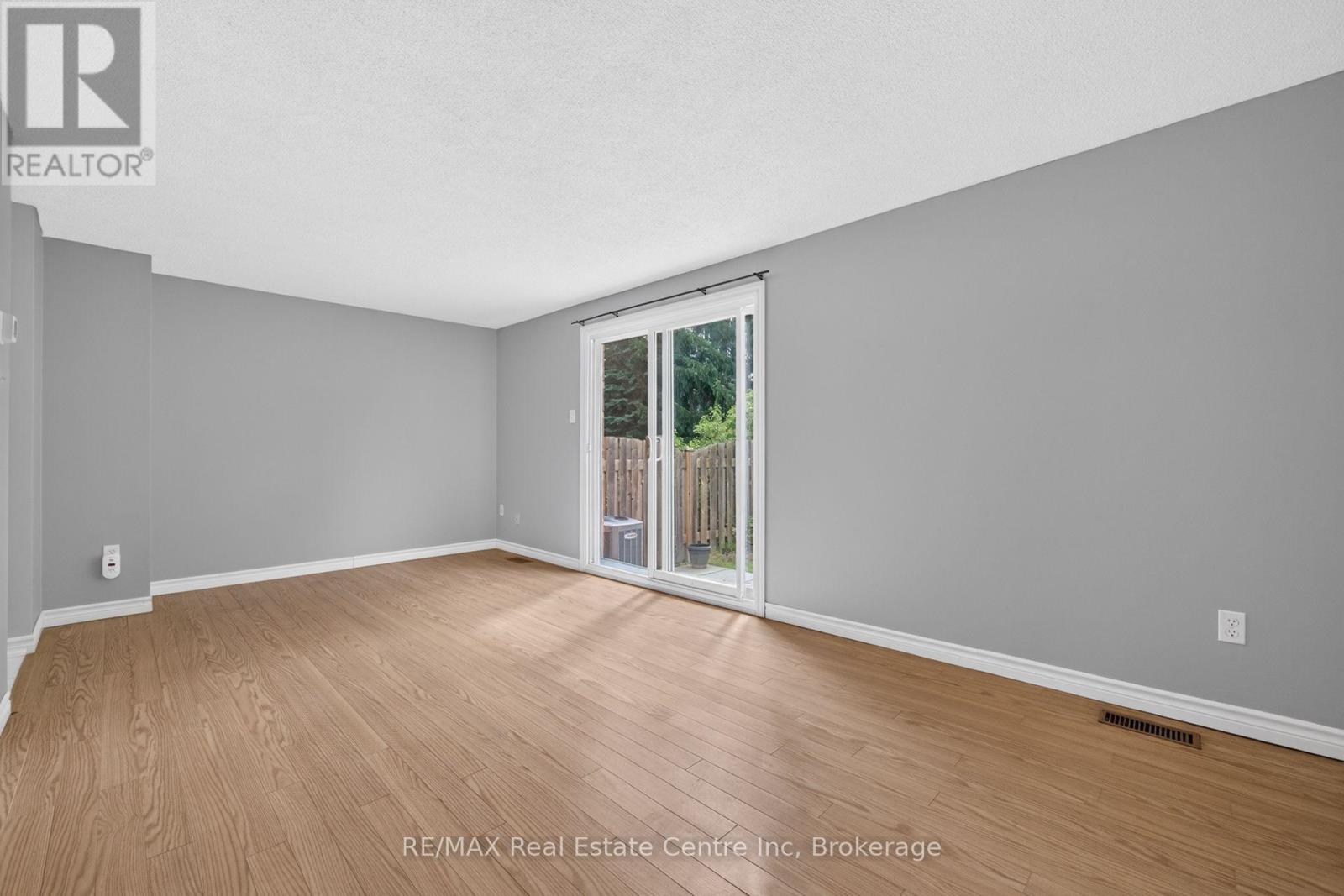 #86 129 VICTORIA ROAD N - 12