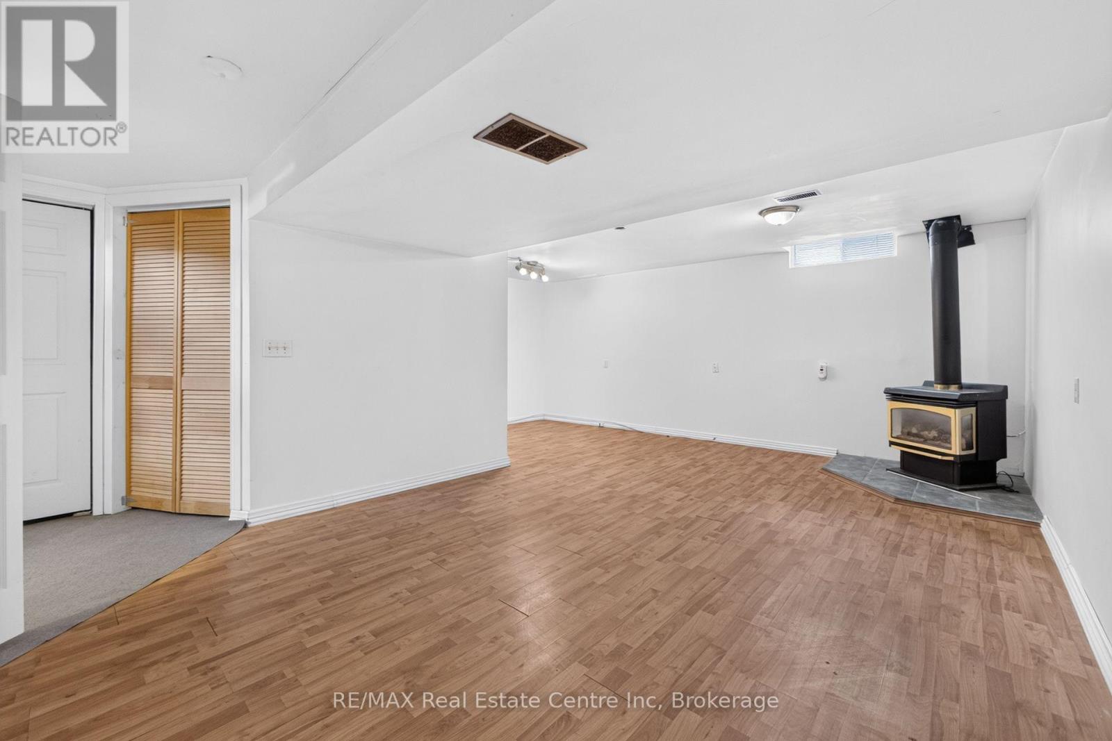 #86 129 VICTORIA ROAD N - 37