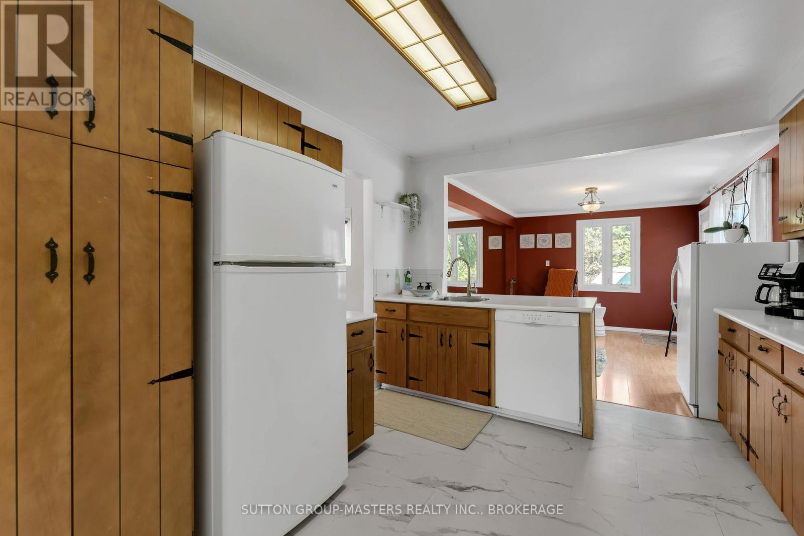 21 MCDONALD CRESCENT - 14
