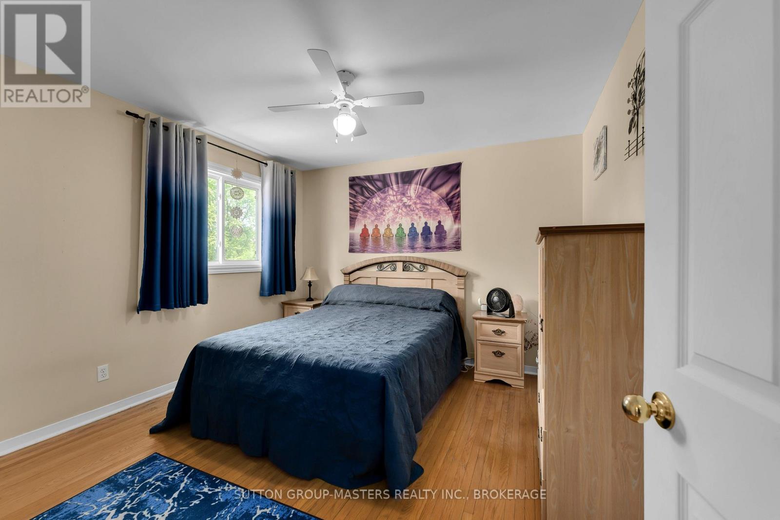 21 MCDONALD CRESCENT - 19