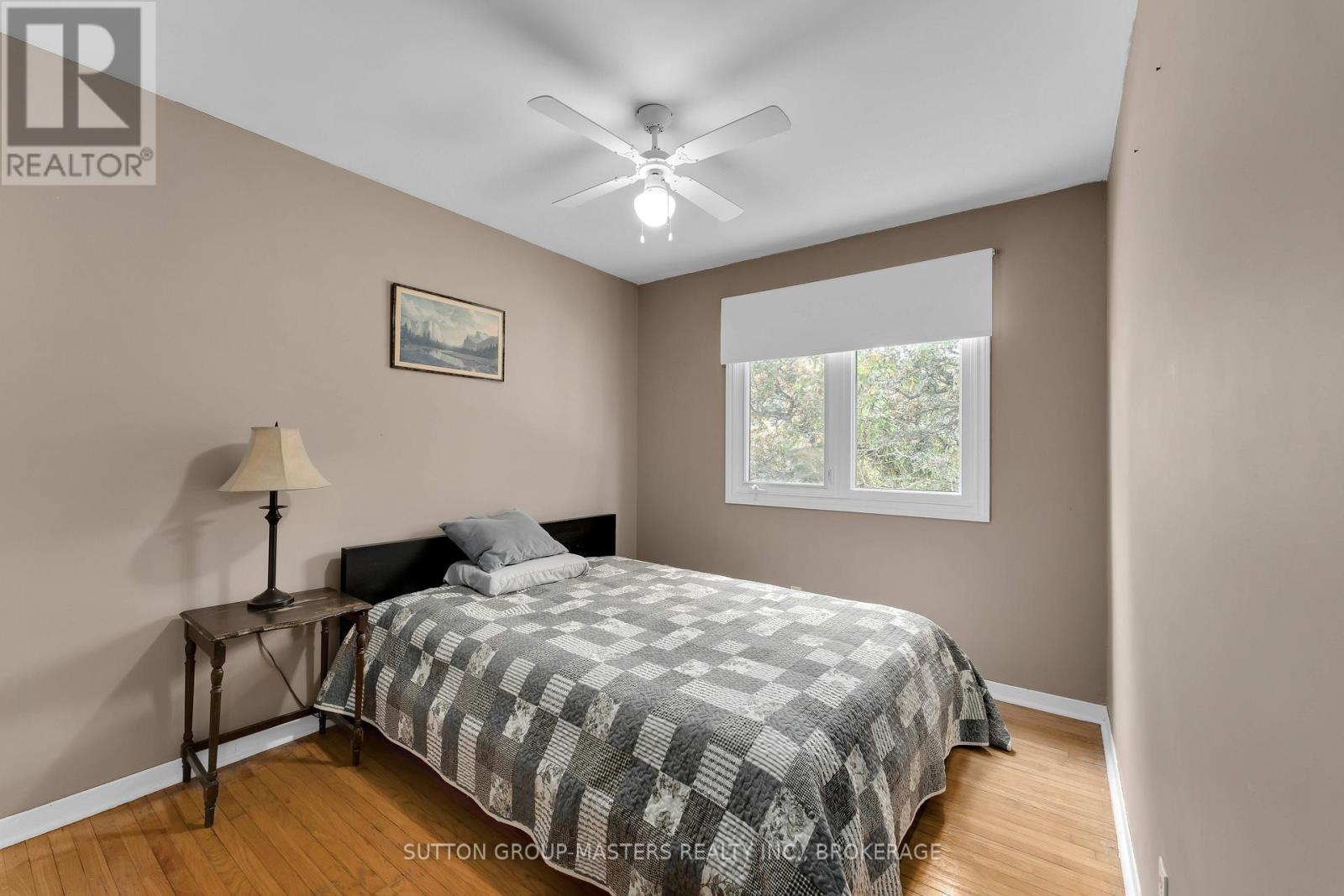 21 MCDONALD CRESCENT - 21