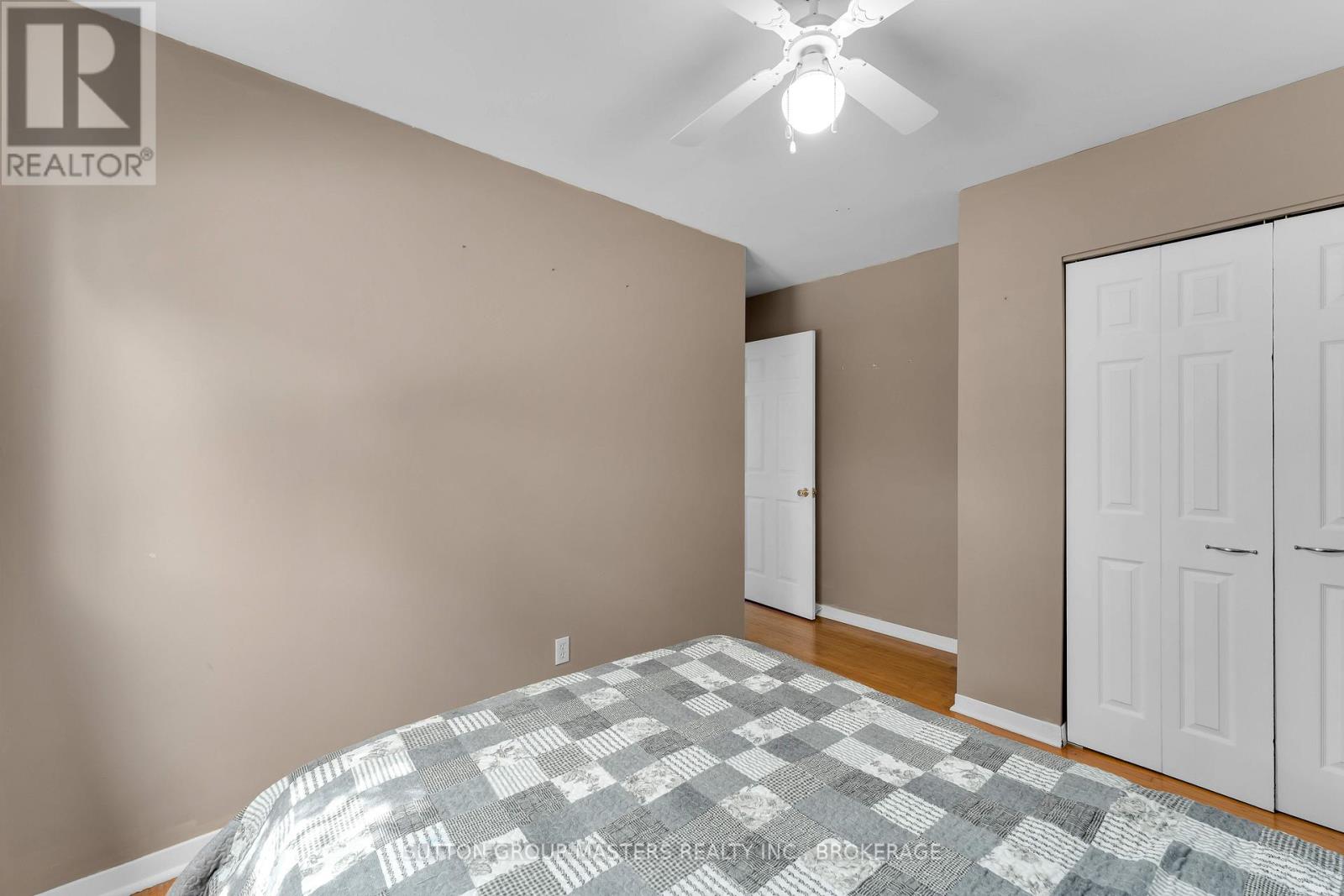 21 MCDONALD CRESCENT - 22