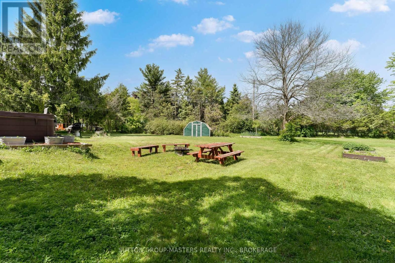 21 MCDONALD CRESCENT - 40