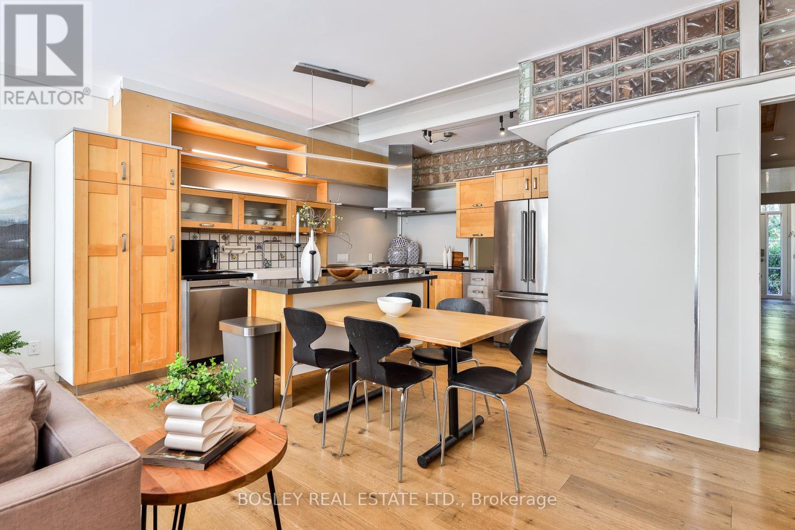 301 KEEWATIN AVENUE - 15