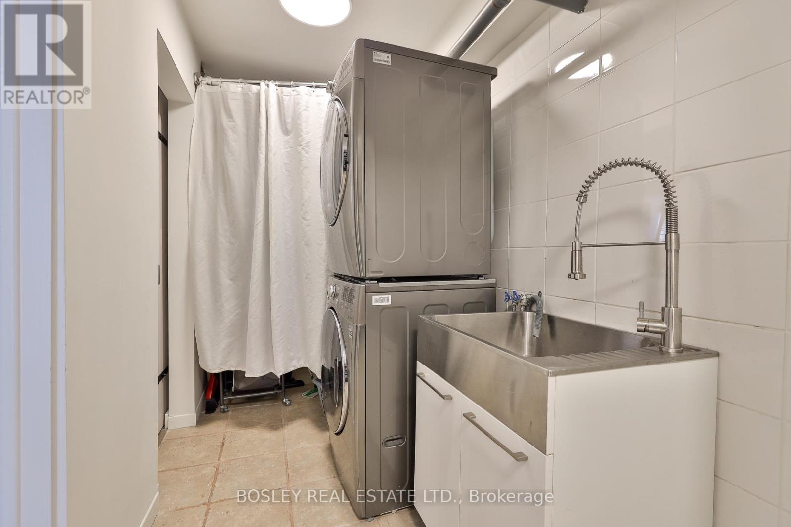 301 KEEWATIN AVENUE - 37