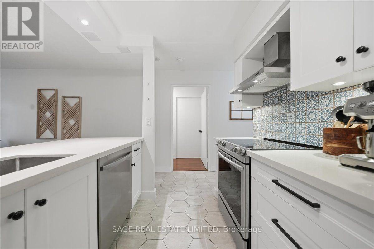 #302 70 MILL STREET - 13