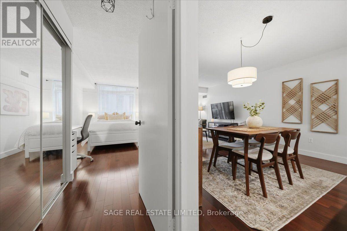 #302 70 MILL STREET - 17