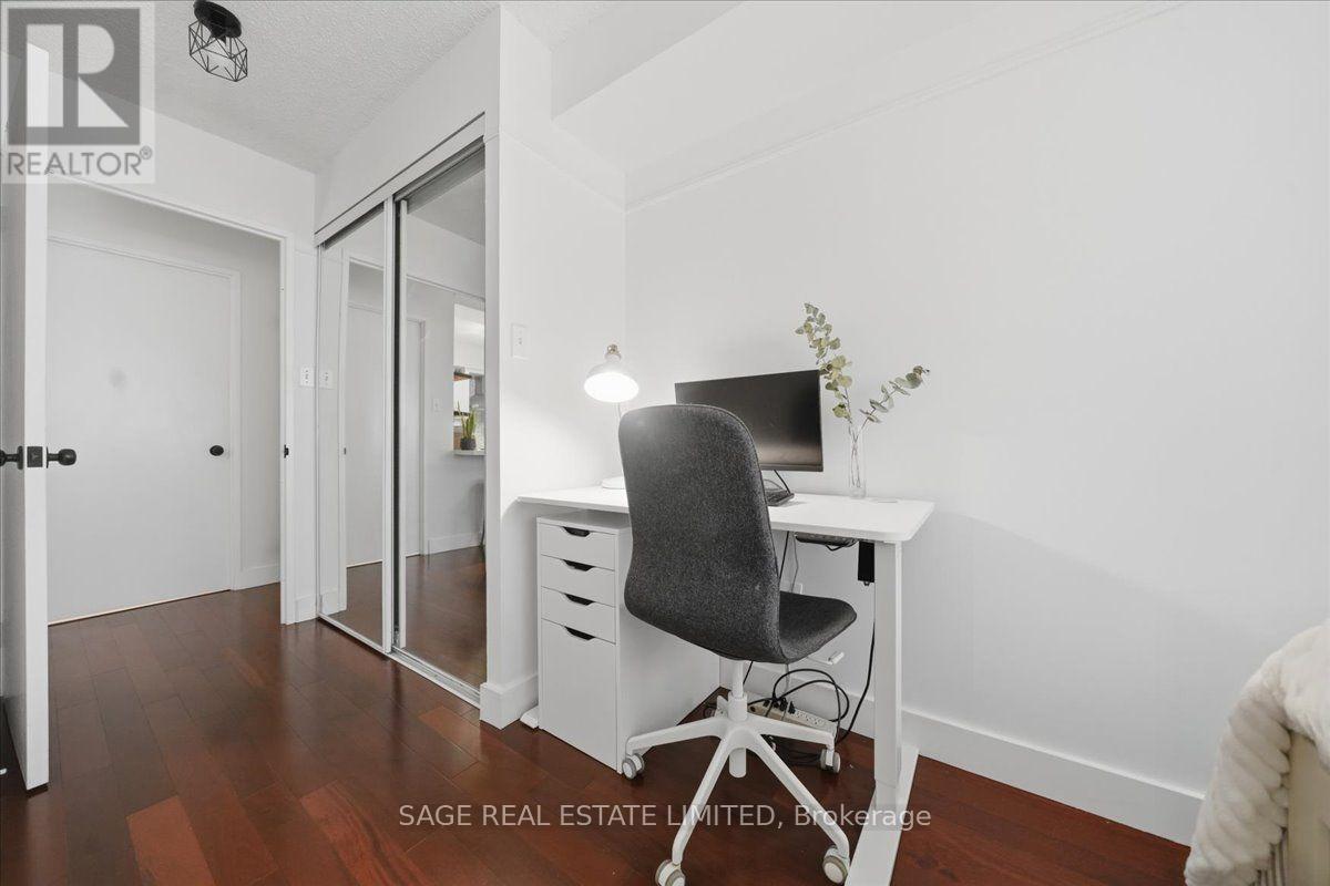 #302 70 MILL STREET - 19