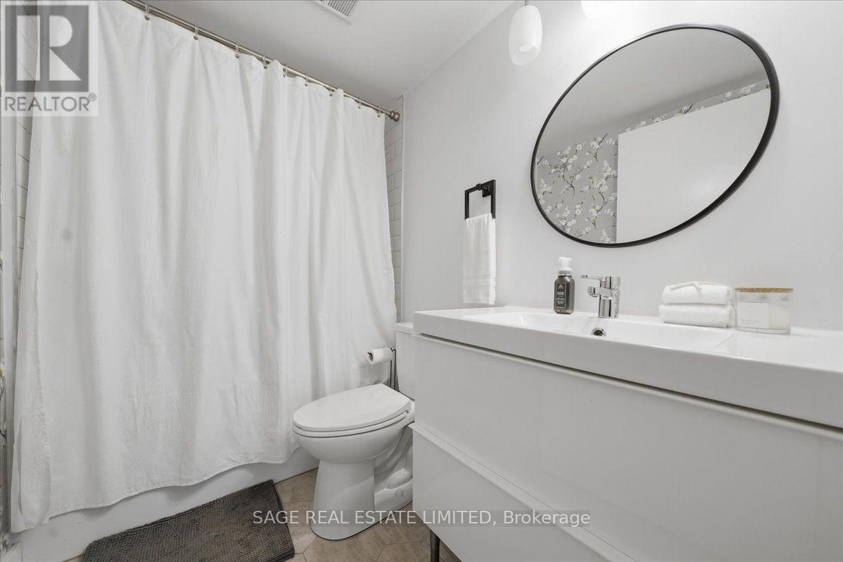 #302 70 MILL STREET - 22