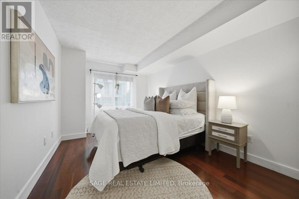 #302 70 MILL STREET - 23
