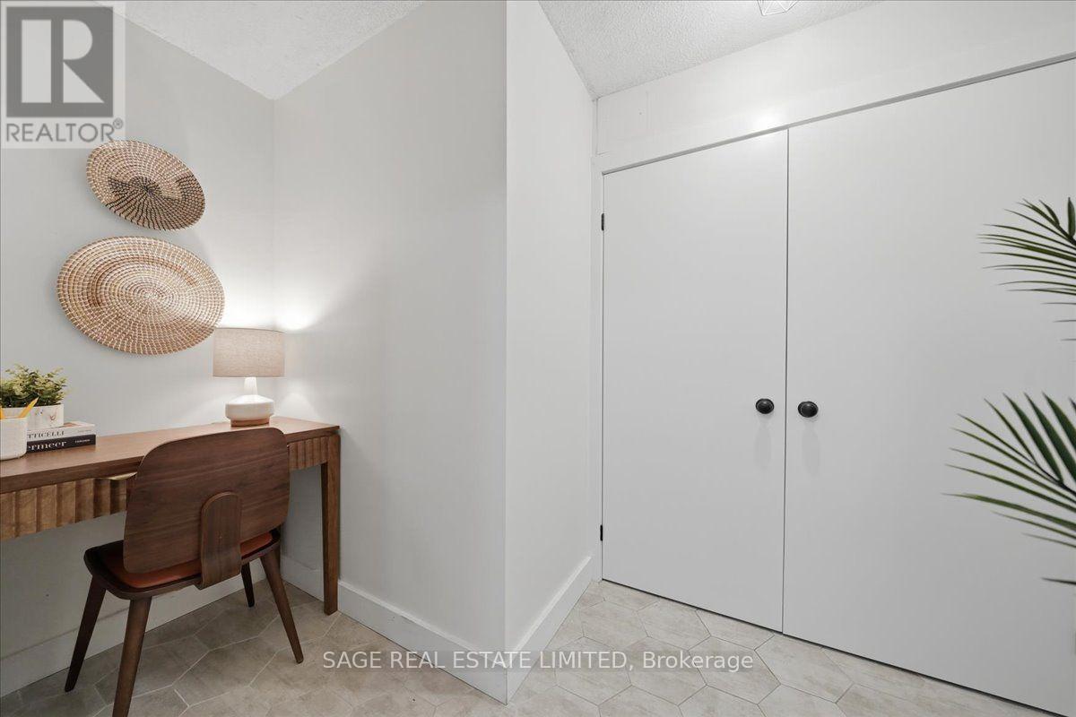 #302 70 MILL STREET - 29