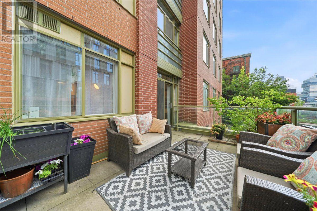 #302 70 MILL STREET - 34
