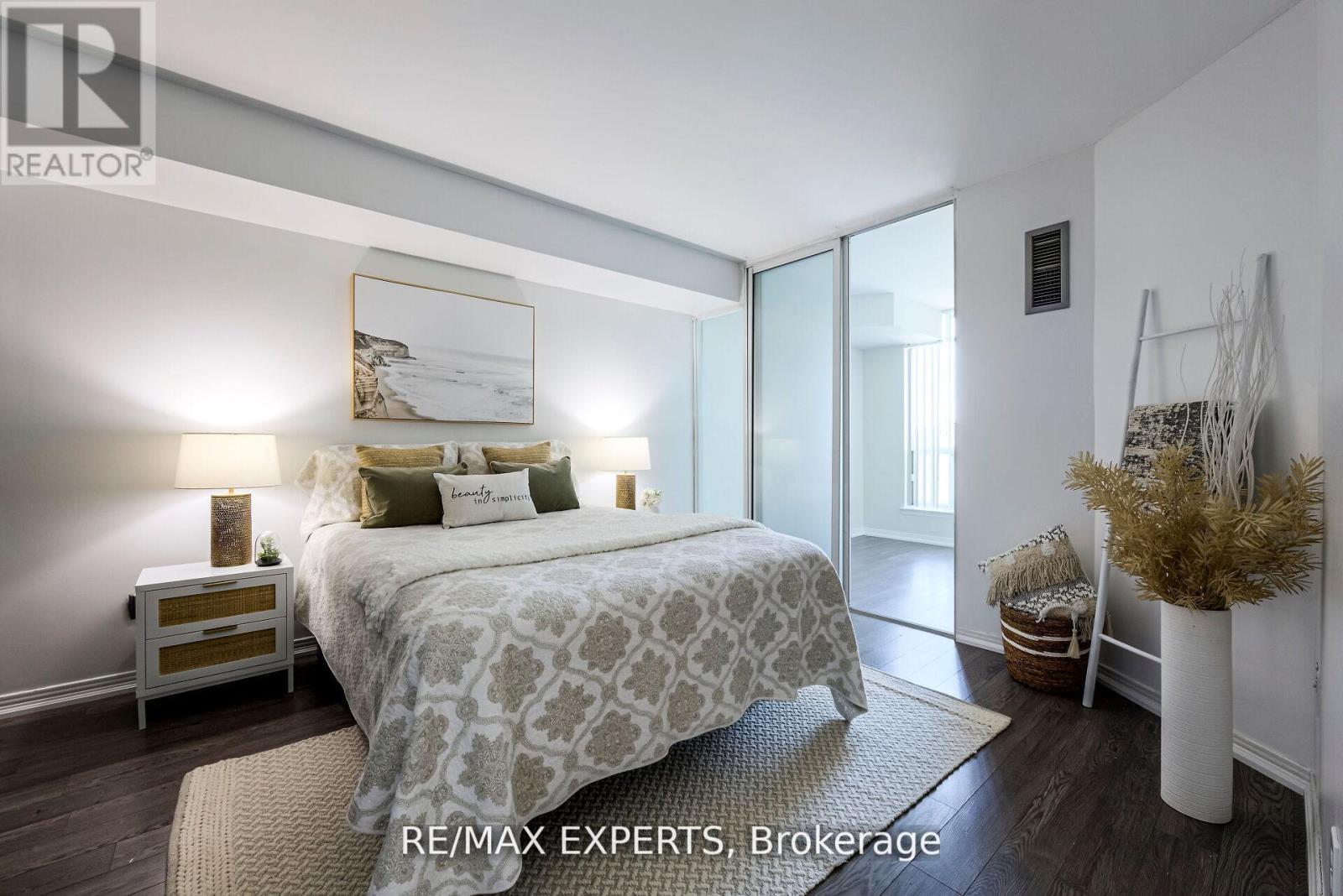 #1006 942 YONGE STREET - 26