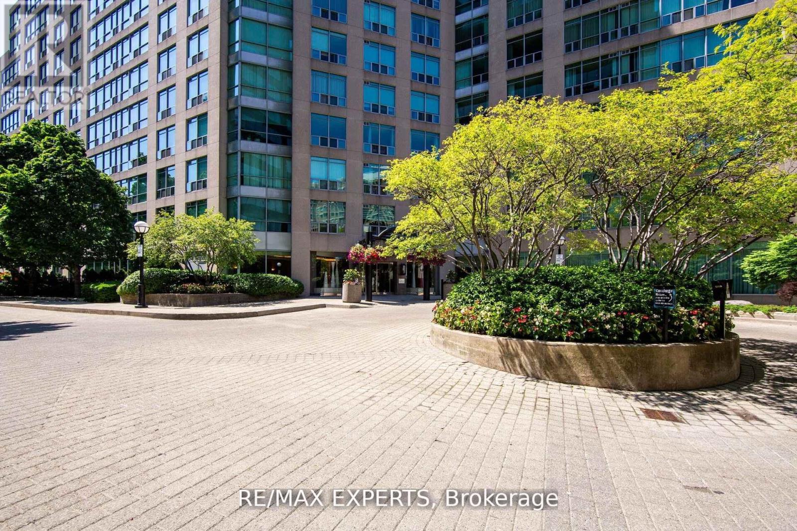 #1006 942 YONGE STREET - 3