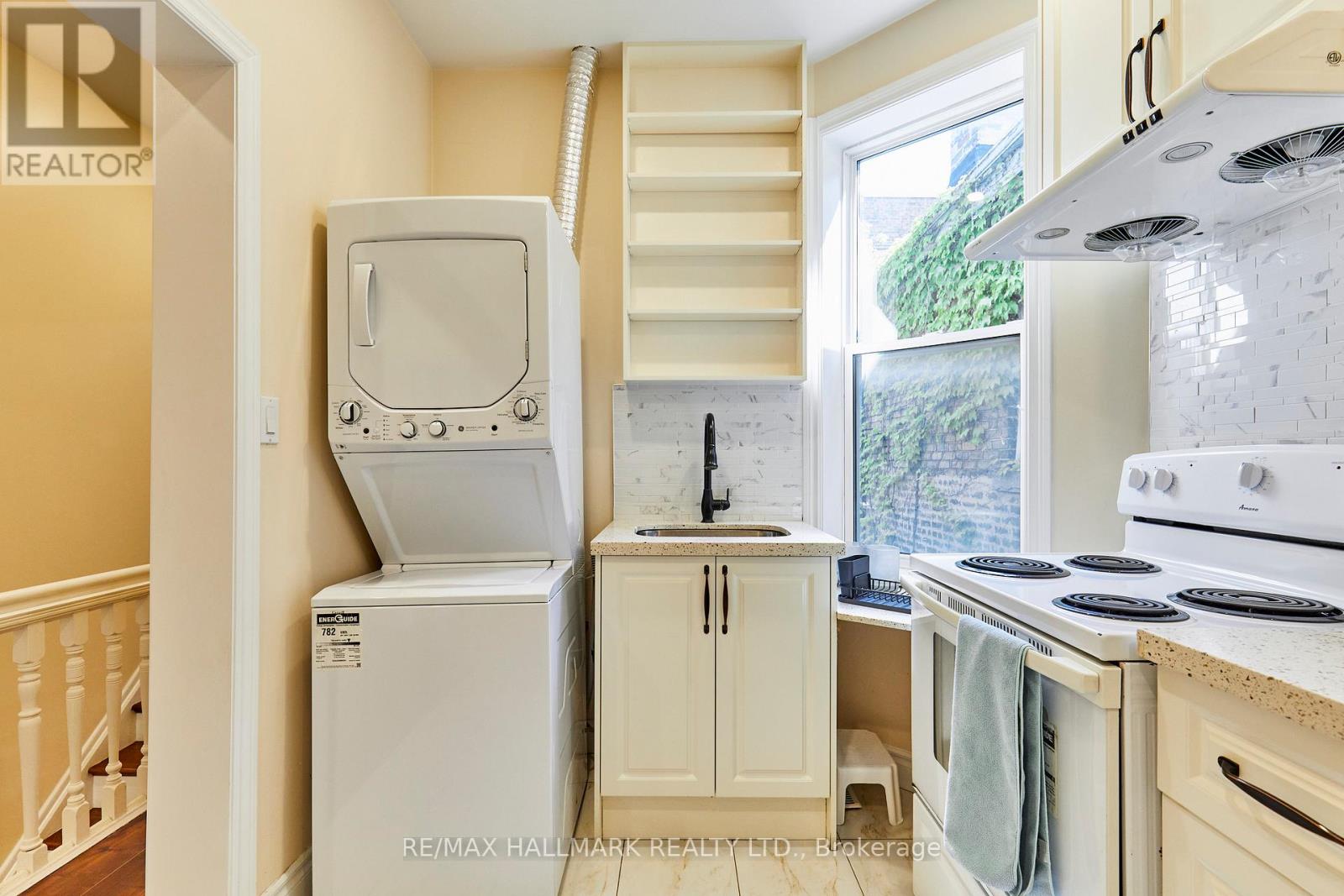 95 WOLSELEY STREET - 23