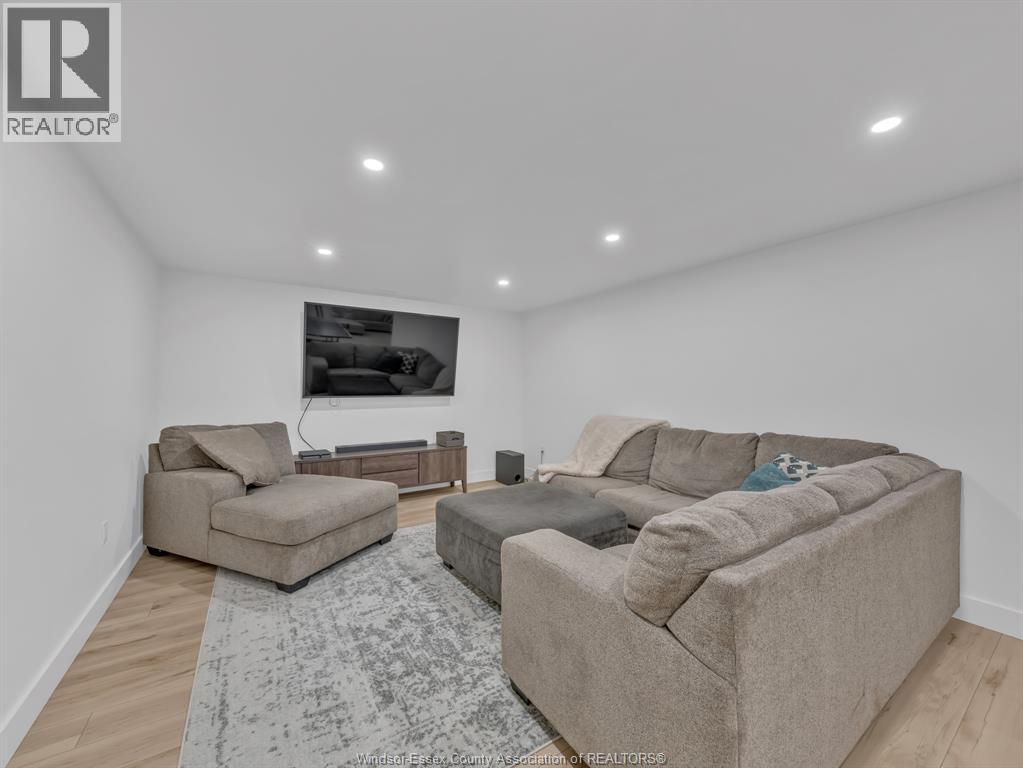 3639 SEVEN LAKES DRIVE - 38