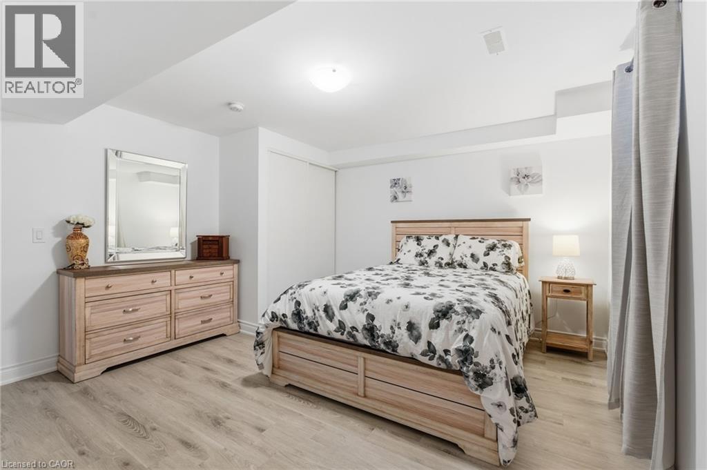 4 ELLIS Avenue - 26