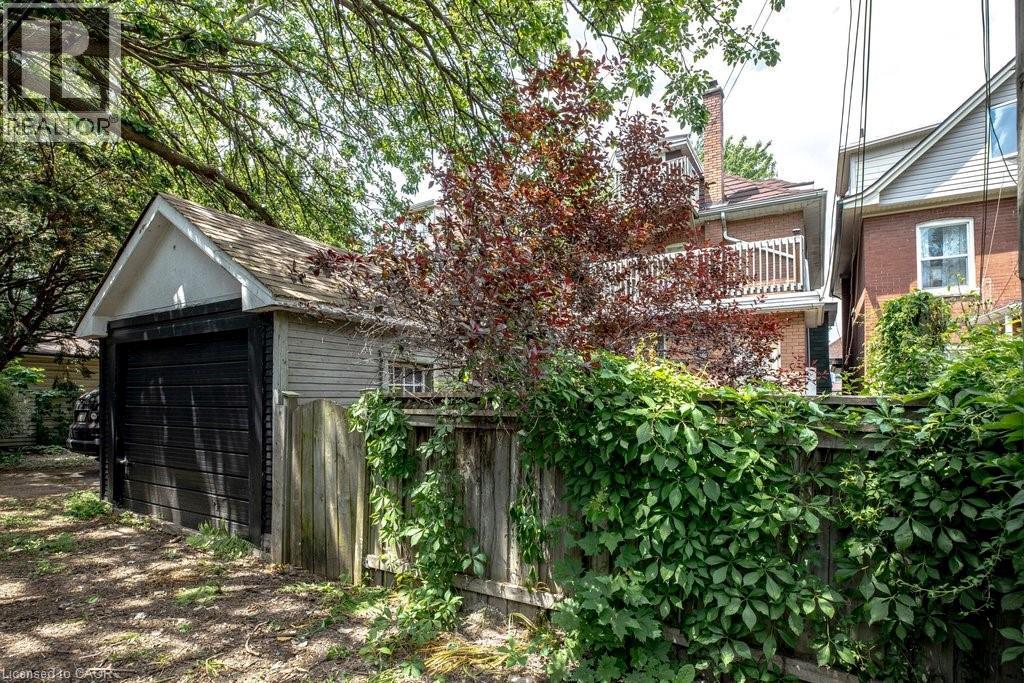 111 SPADINA Avenue - 50