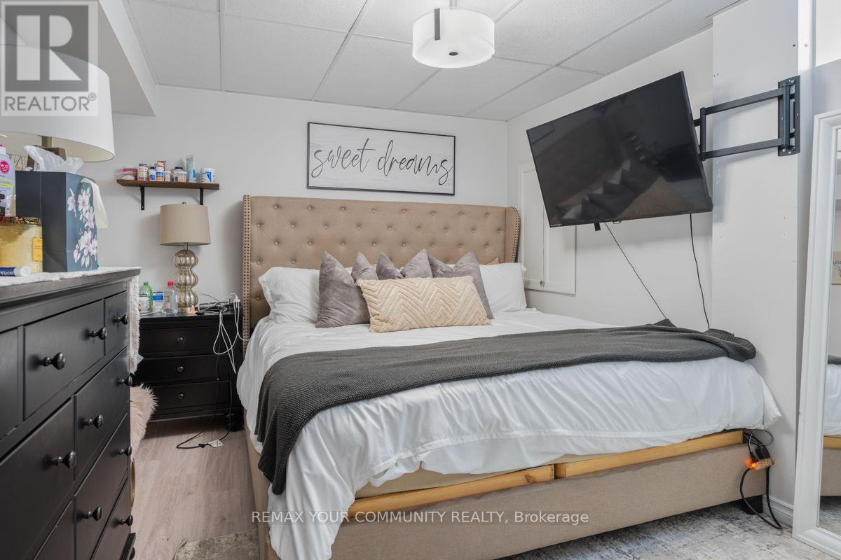 32 BEECHENER STREET - 34