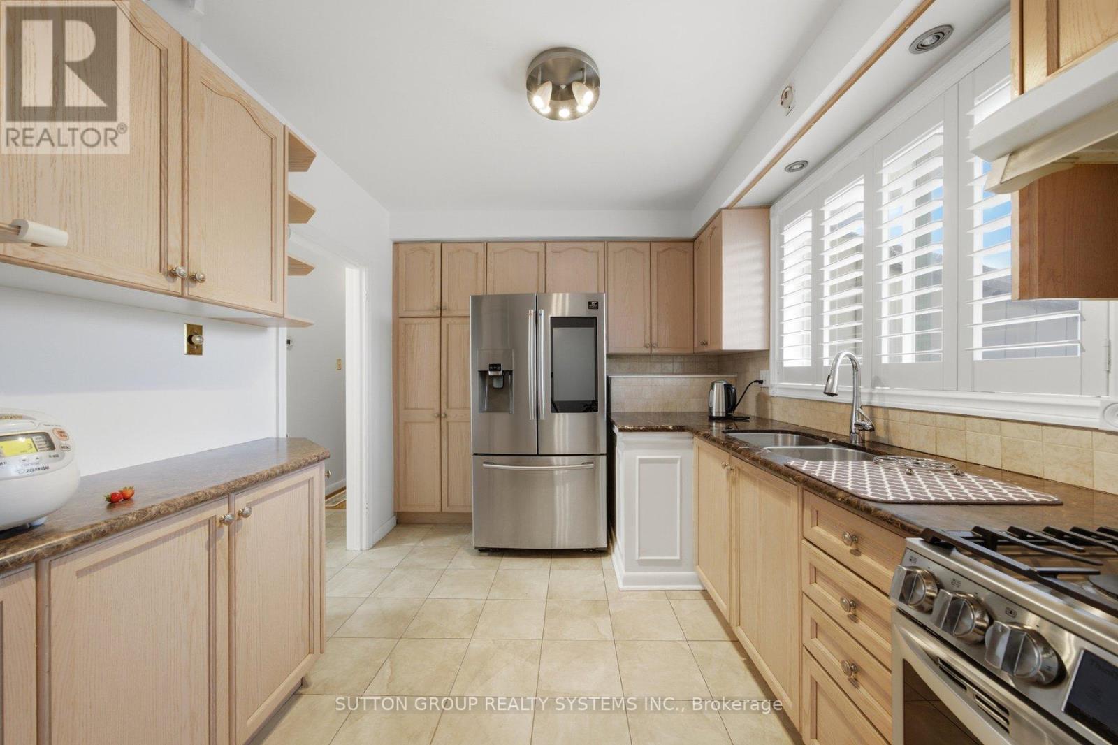 2870 WESTON ROAD - 10