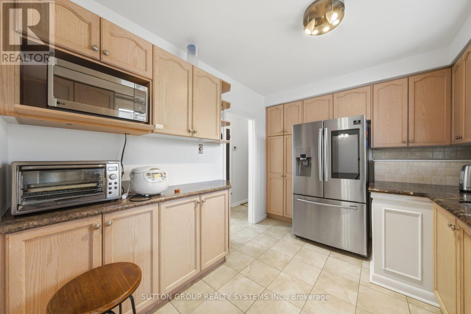 2870 WESTON ROAD - 11