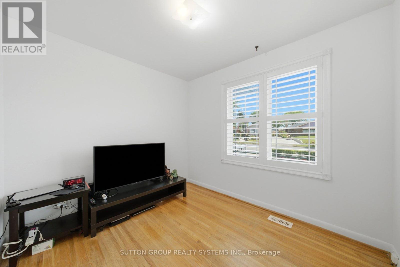 2870 WESTON ROAD - 18